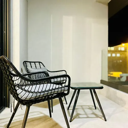 Hidden Gem Homes - Emerald Apartman