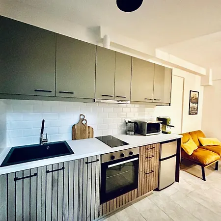 Hidden Gem Homes - Emerald Apartman *
