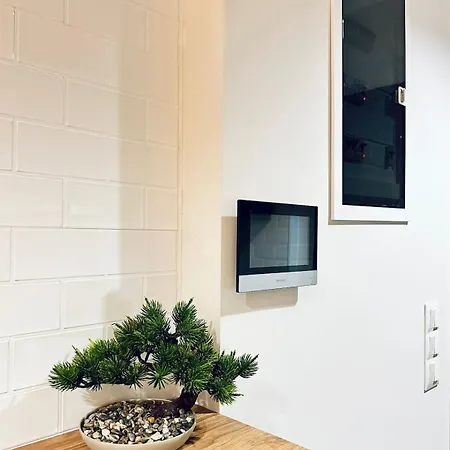 Hidden Gem Homes - Emerald Apartman